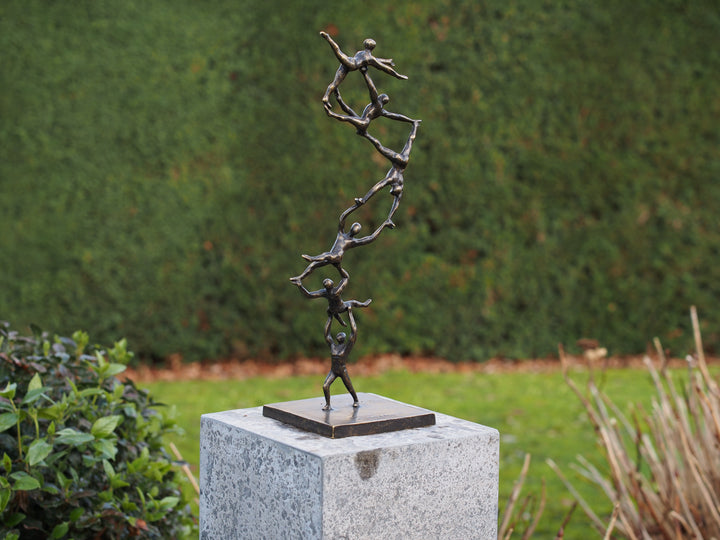 Bronze sculpture 'Together to the Top'