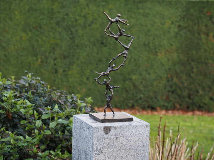 Bronze sculpture 'Together to the Top'