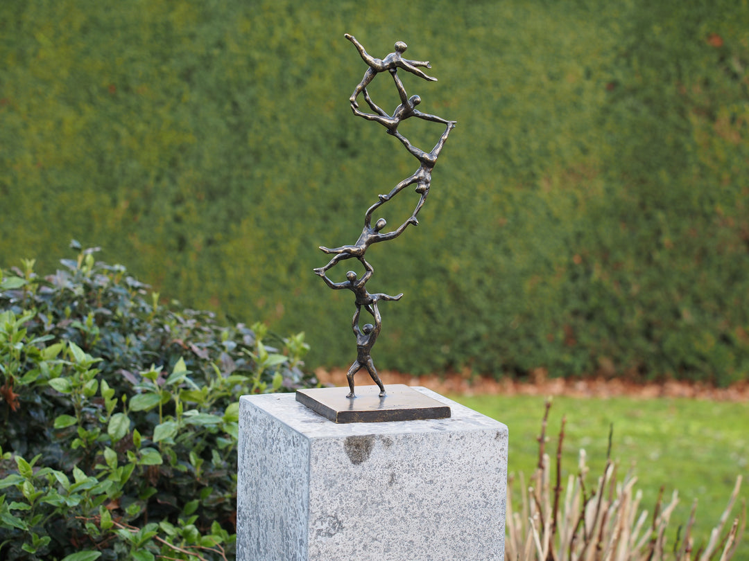 Bronze sculpture 'Together to the Top'