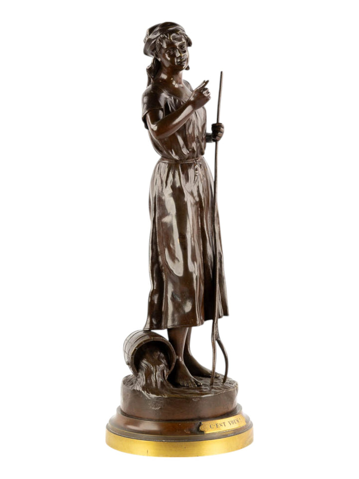 Antiek bronzen beeld van een boerin met hark door Joseph Francois Belin