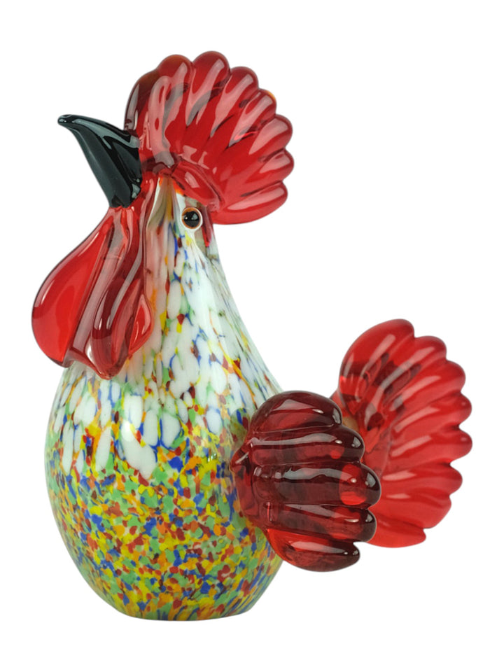 Bunte Glasskulptur eines sitzenden Hahns