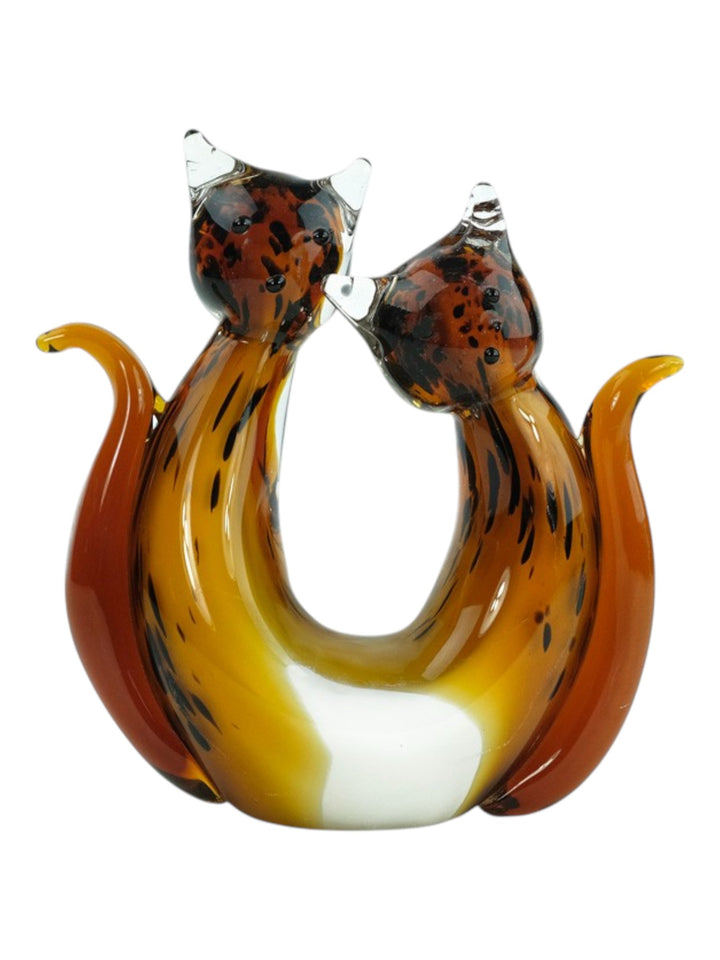 Glazen sculptuur van een kattenpaar