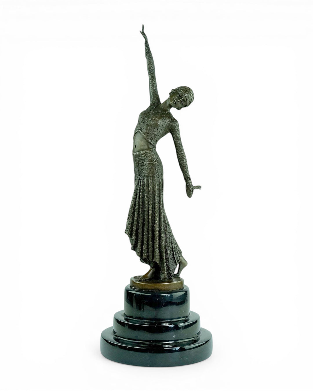 Scultura in bronzo di Mata Hari ispirata a D.H. Chiparus
