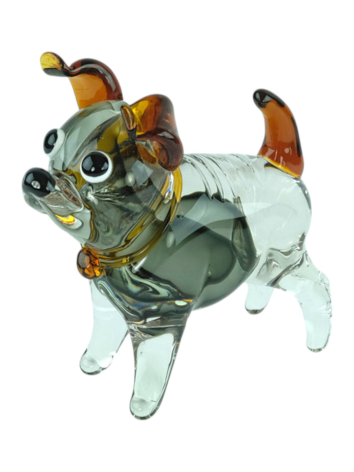 Glazen sculptuur van een staande hond
