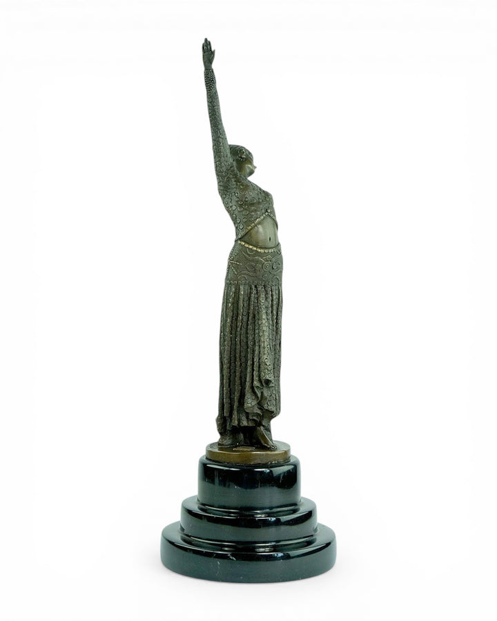 Scultura in bronzo di Mata Hari ispirata a D.H. Chiparus