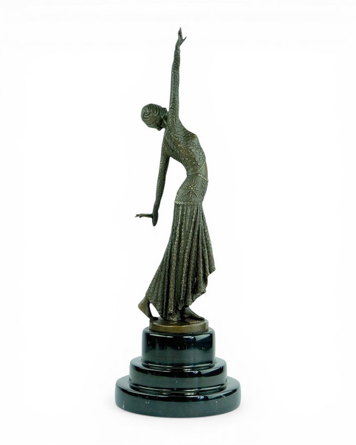 Scultura in bronzo di Mata Hari ispirata a D.H. Chiparus