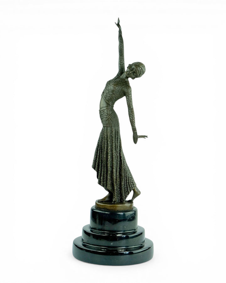 Scultura in bronzo di Mata Hari ispirata a D.H. Chiparus