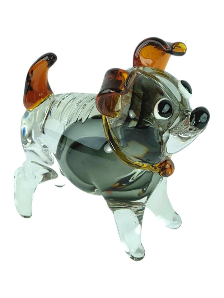 Glazen sculptuur van een staande hond