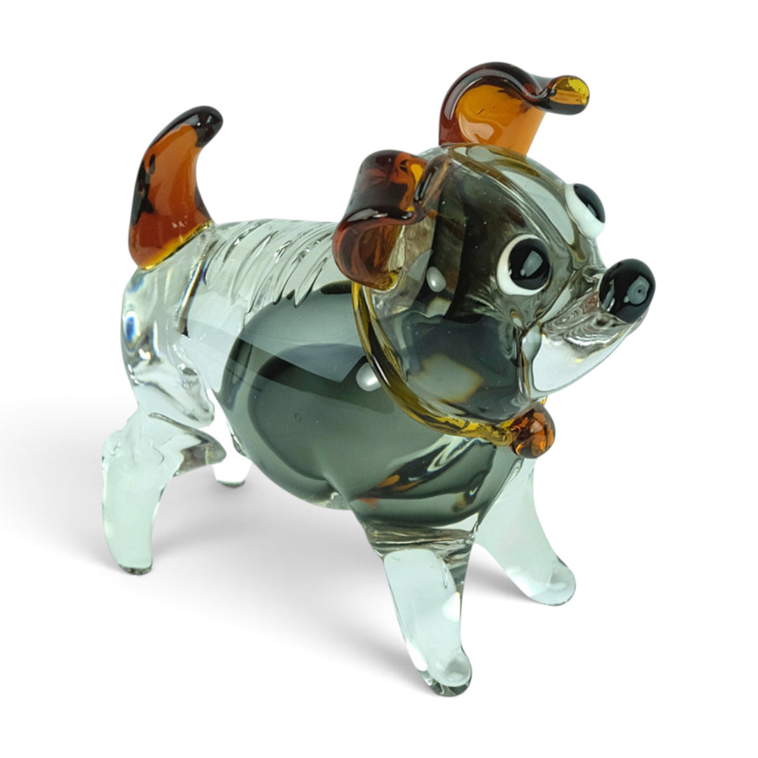 Glazen sculptuur van een staande hond