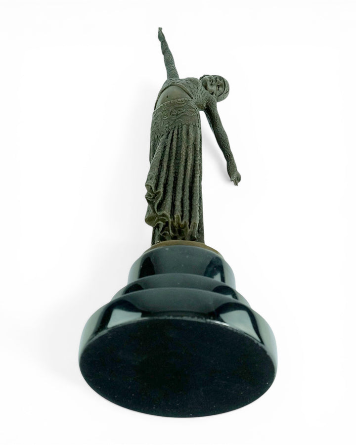Scultura in bronzo di Mata Hari ispirata a D.H. Chiparus