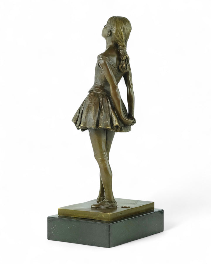 Escultura de bronce “La pequeña bailarina de catorce años” inspirada en Degas