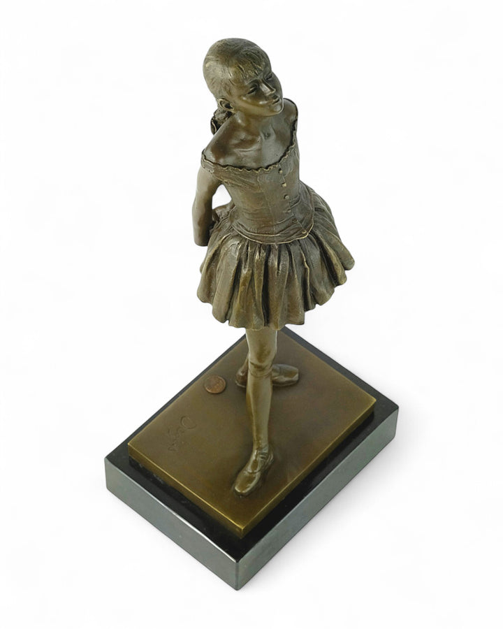 Escultura de bronce “La pequeña bailarina de catorce años” inspirada en Degas