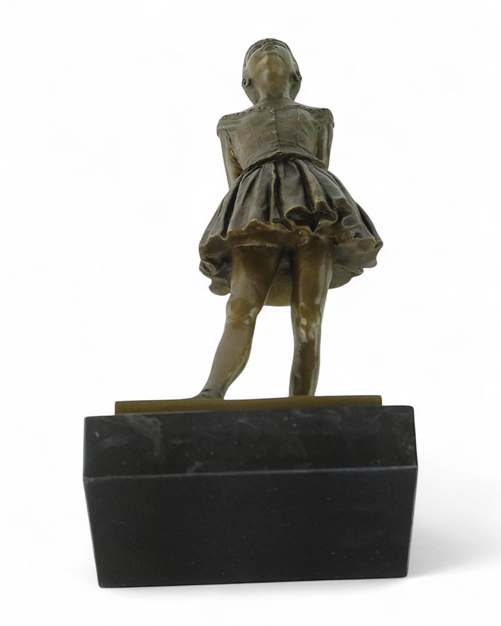 Escultura de bronce “La pequeña bailarina de catorce años” inspirada en Degas