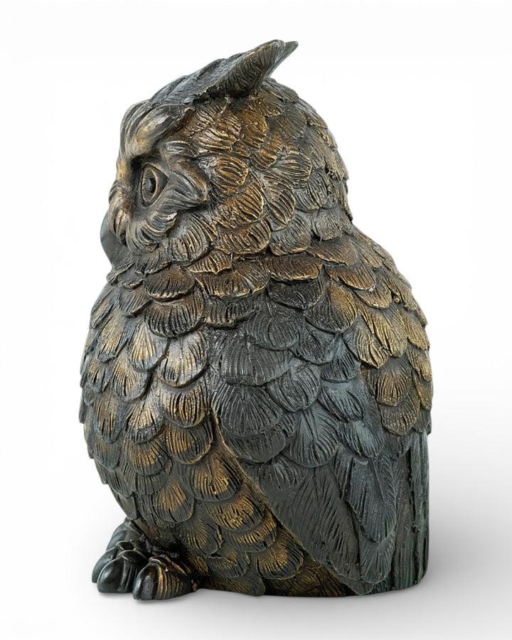 Bronzen sculptuur van een oehoe