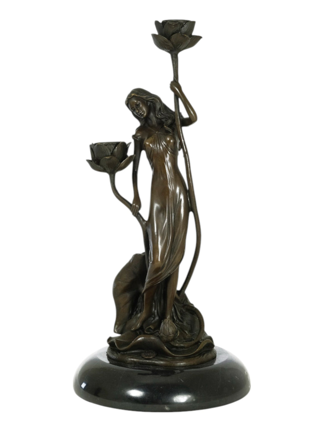 Bronzen kandelaar van een vrouw met bloemen - in Art Nouveau stijl