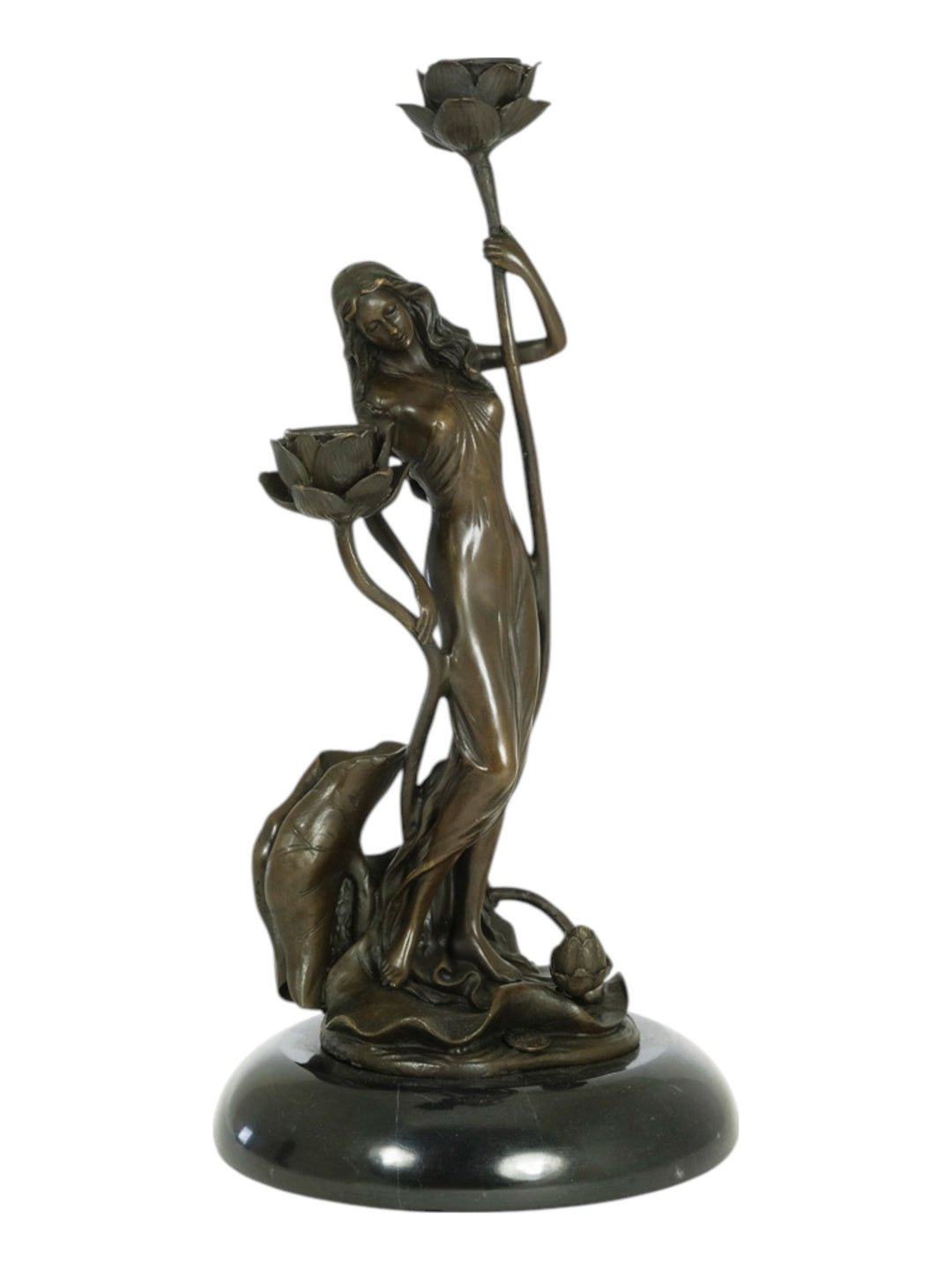 Bronzen kandelaar van een vrouw met bloemen - in Art Nouveau stijl