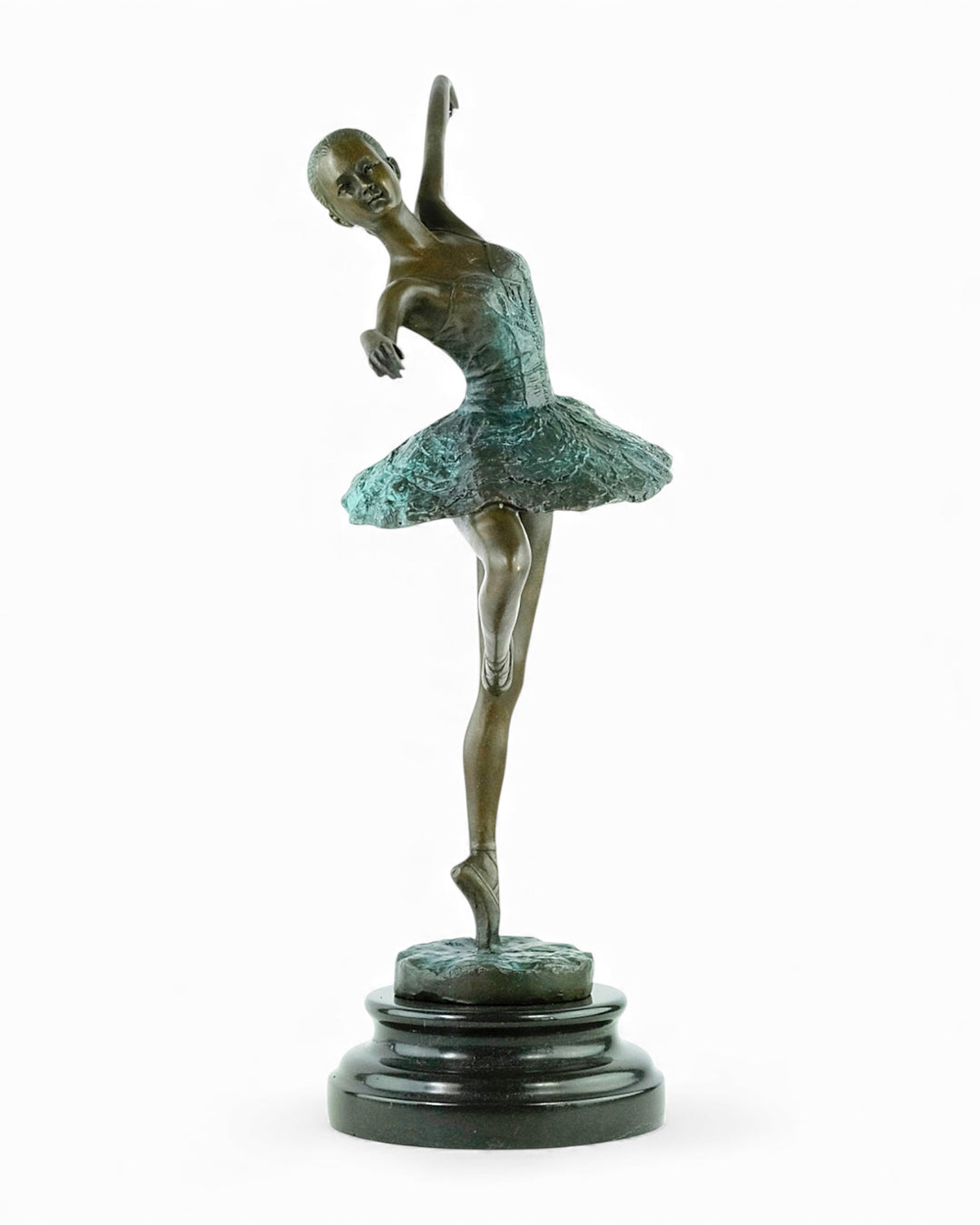Modern bronzen beeld van een ballerina die sierlijk danst