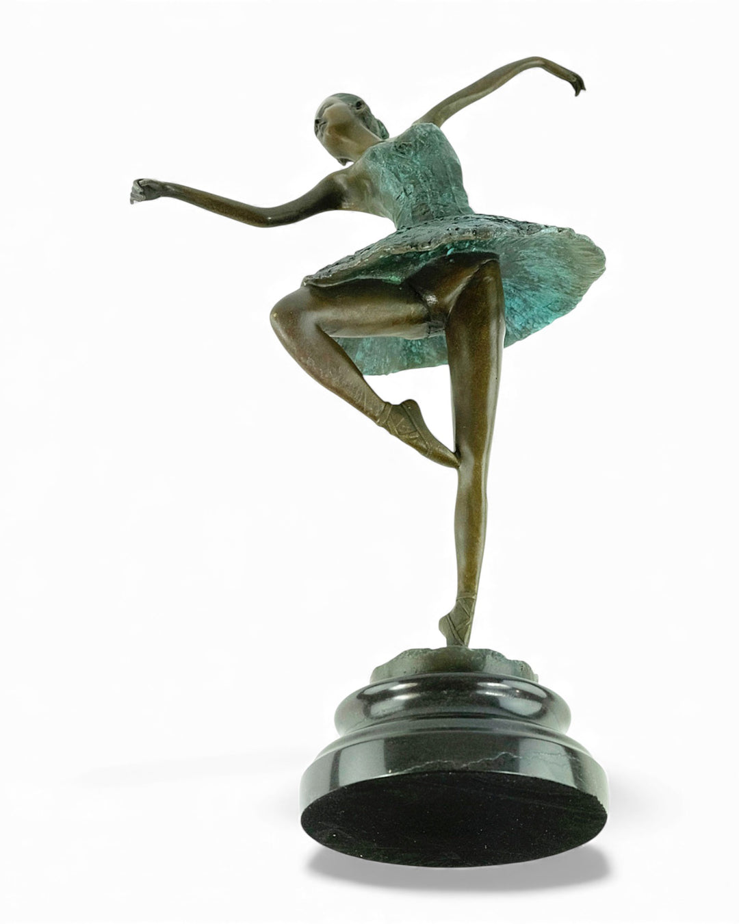 Modern bronzen beeld van een ballerina die sierlijk danst