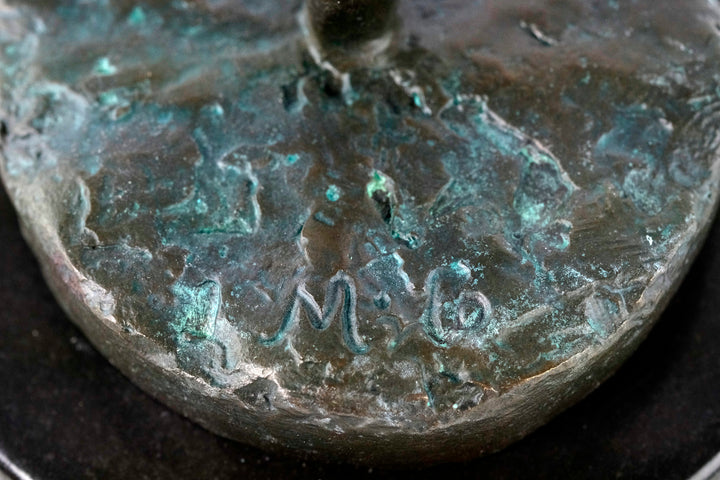 Modern bronzen beeld van een ballerina die sierlijk danst