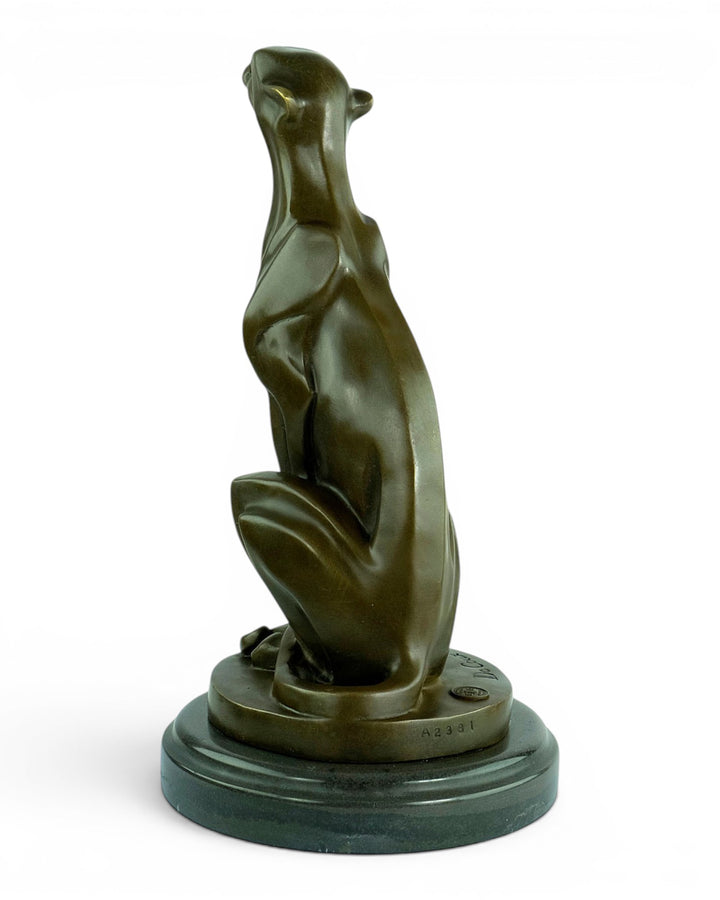 Bronzeskulptur eines sitzenden Geparden im Art Déco-Stil