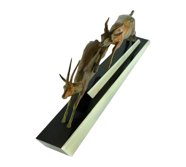 Art Deco beeld van twee springende gazellen door Longfils