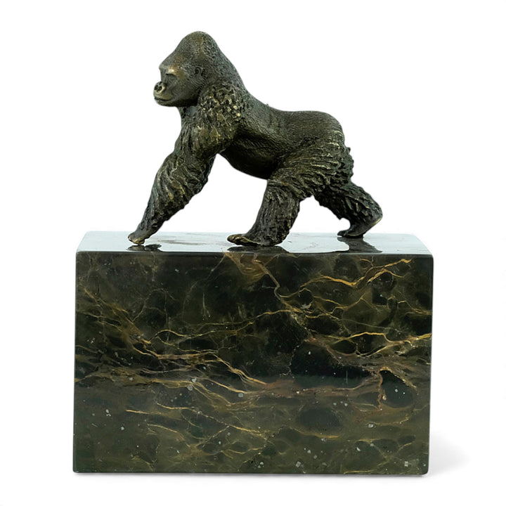 Escultura de gorila de bronce