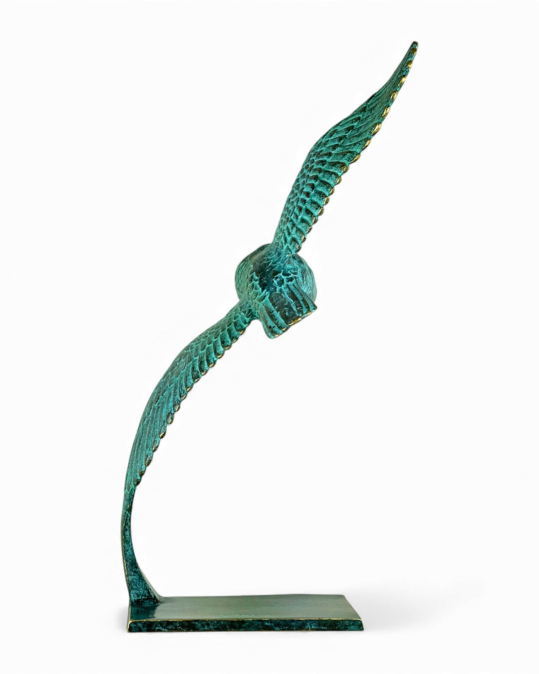 Bronzeskulptur einer Eule, die durch die Luft gleitet