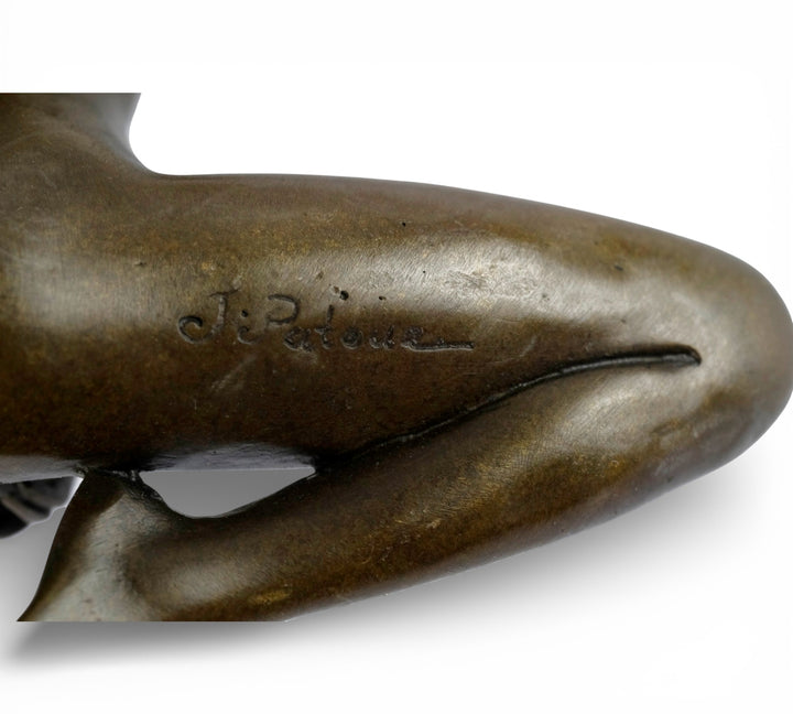 Scultura erotica in bronzo raffigurante una coppia femminile intima