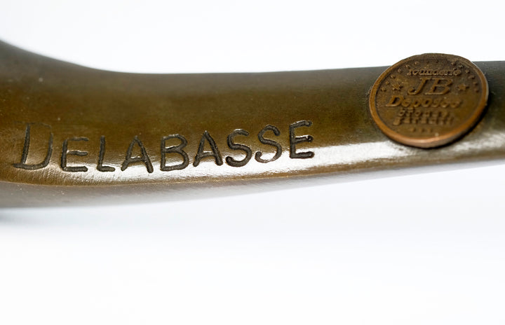 Escultura de canguro en bronce inspirada en Jean Théodore Delabasse.