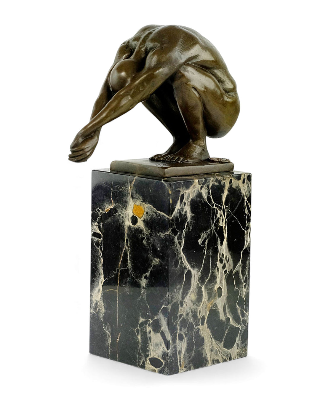 Moderne Bronzeskulptur – „Der Sprung“ (hockender männlicher Akt)