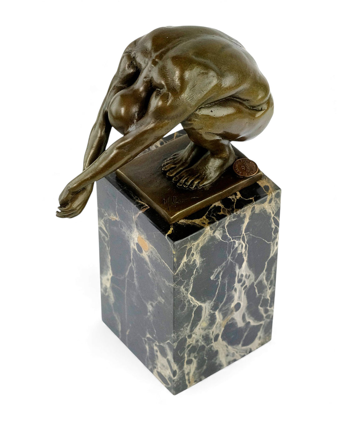 Moderne Bronzeskulptur – „Der Sprung“ (hockender männlicher Akt)