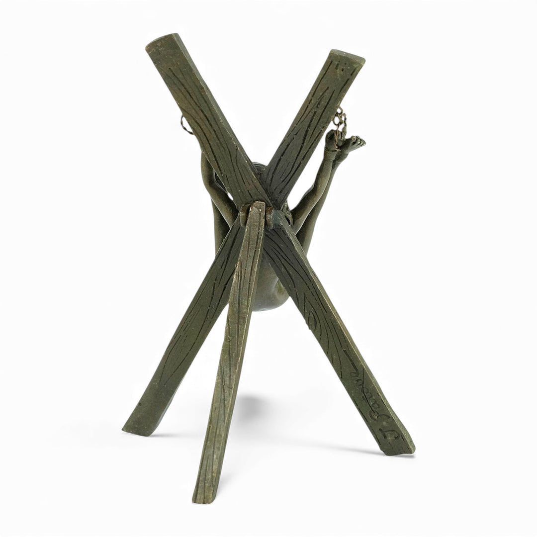 Escultura erótica de bronce de figura femenina suspendida en bondage