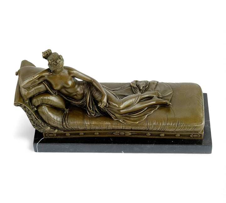 Bronzeskulptur von Pauline Bonaparte auf einer Chaiselongue