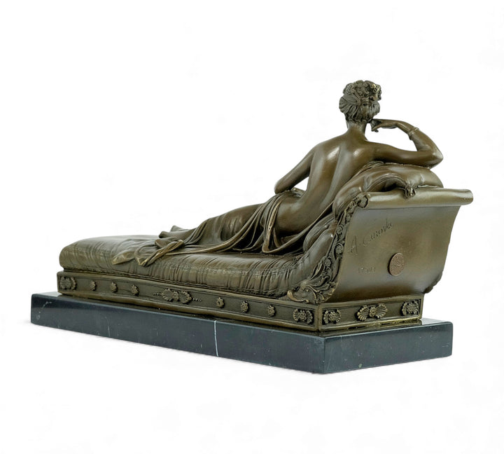 Bronzeskulptur von Pauline Bonaparte auf einer Chaiselongue