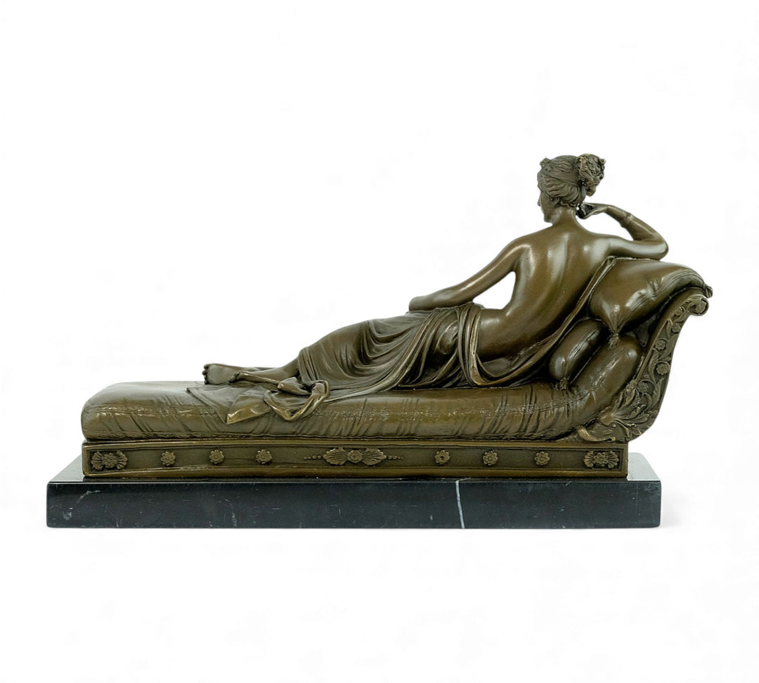 Bronzeskulptur von Pauline Bonaparte auf einer Chaiselongue
