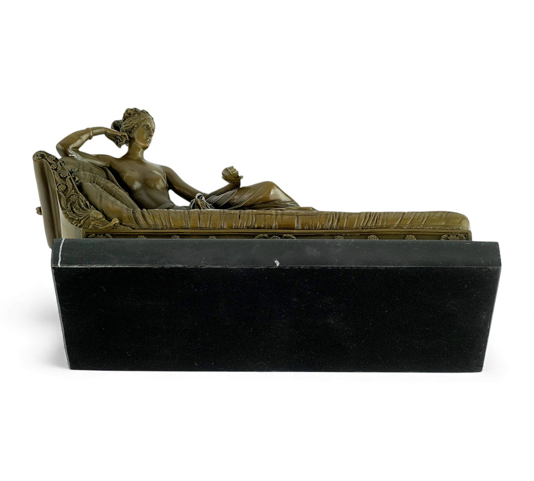 Bronzeskulptur von Pauline Bonaparte auf einer Chaiselongue