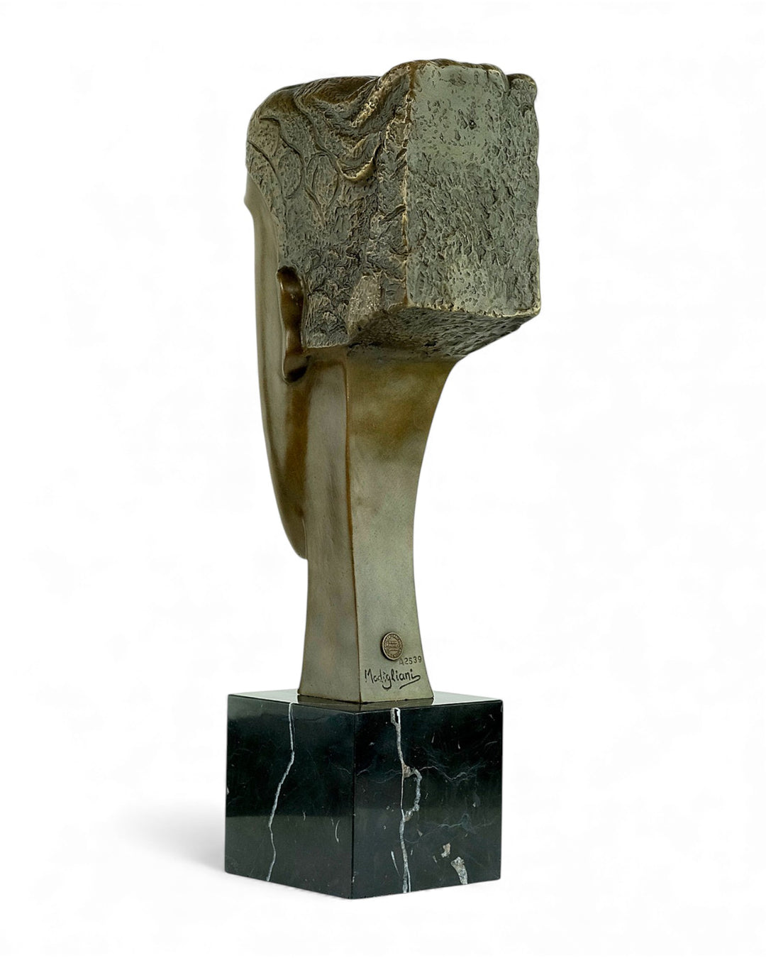 Escultura de bronce «Tête de Jeune Fille à la Frange», inspirada en Modigliani