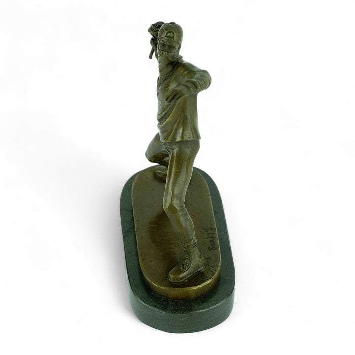 Bronzen beeld van de Bloemenwerper door Banksy