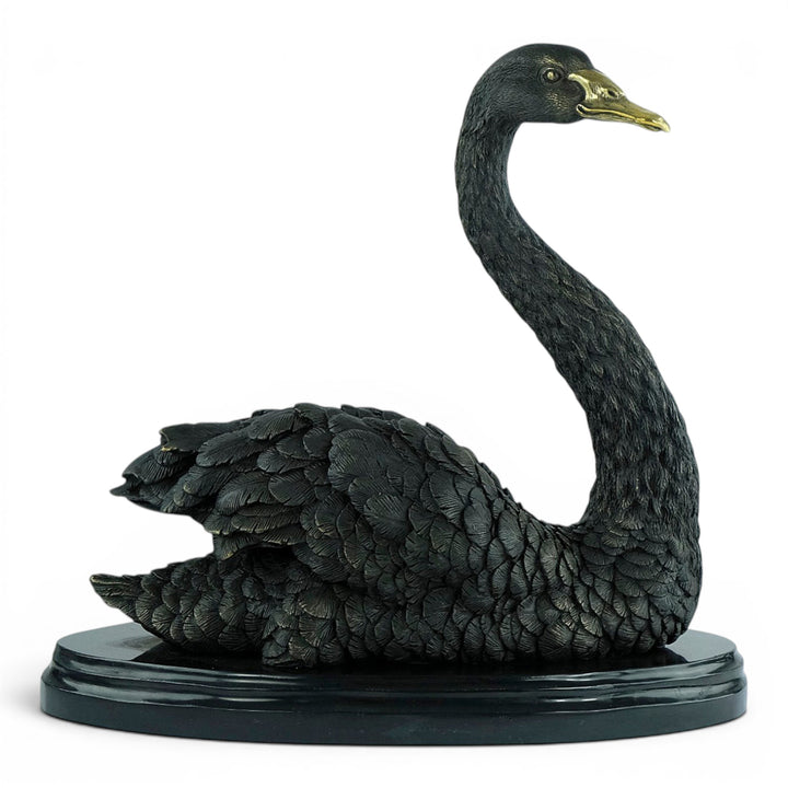 Sculpture en bronze représentant un cygne gracieux