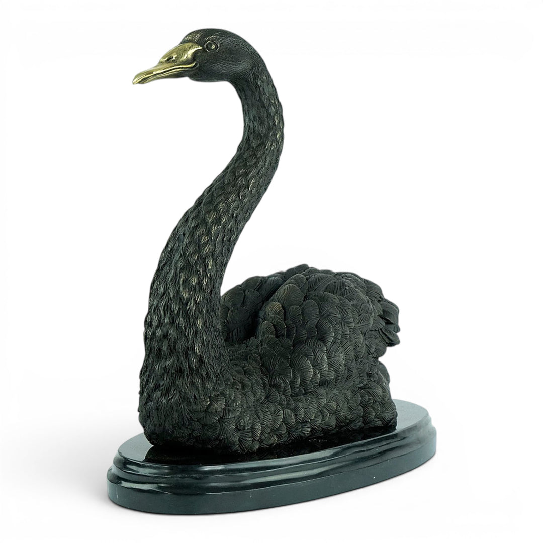 Sculpture en bronze représentant un cygne gracieux