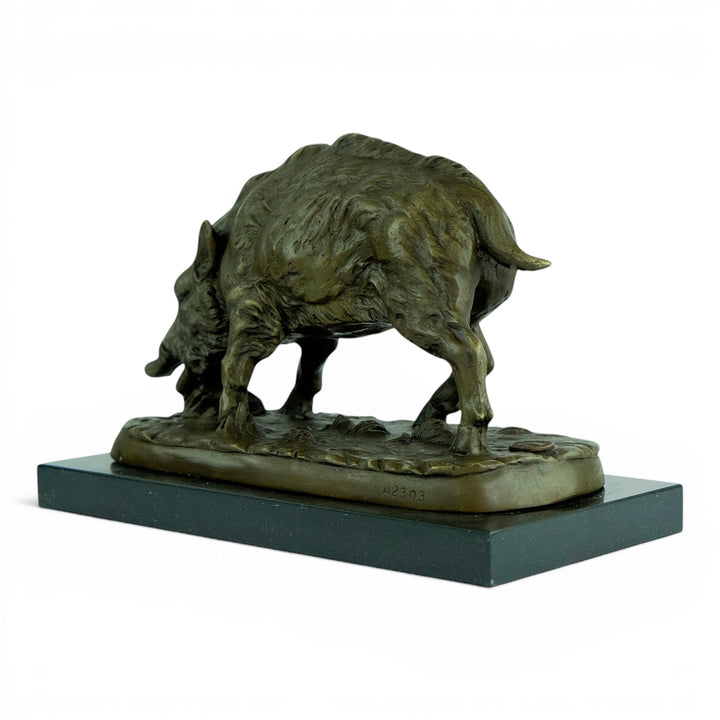 Sculpture en bronze représentant un sanglier d’après Pierre-Jules Mène