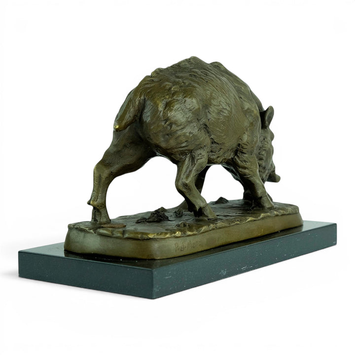 Sculpture en bronze représentant un sanglier d’après Pierre-Jules Mène