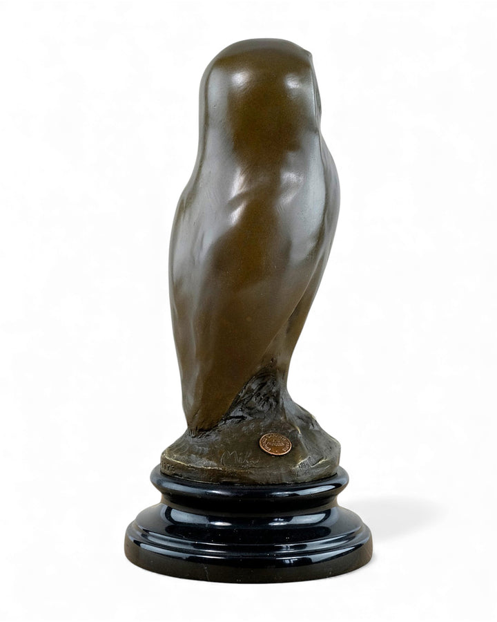 Bronzen beeld van een jonge uil