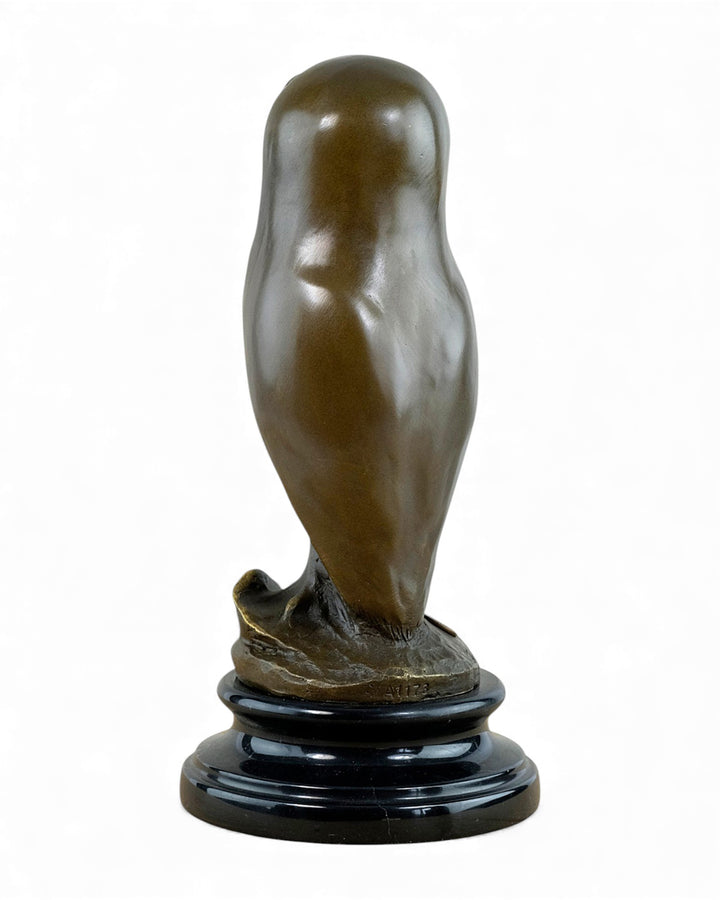Bronzen beeld van een jonge uil