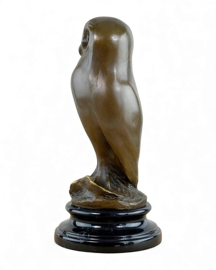 Bronzen beeld van een jonge uil