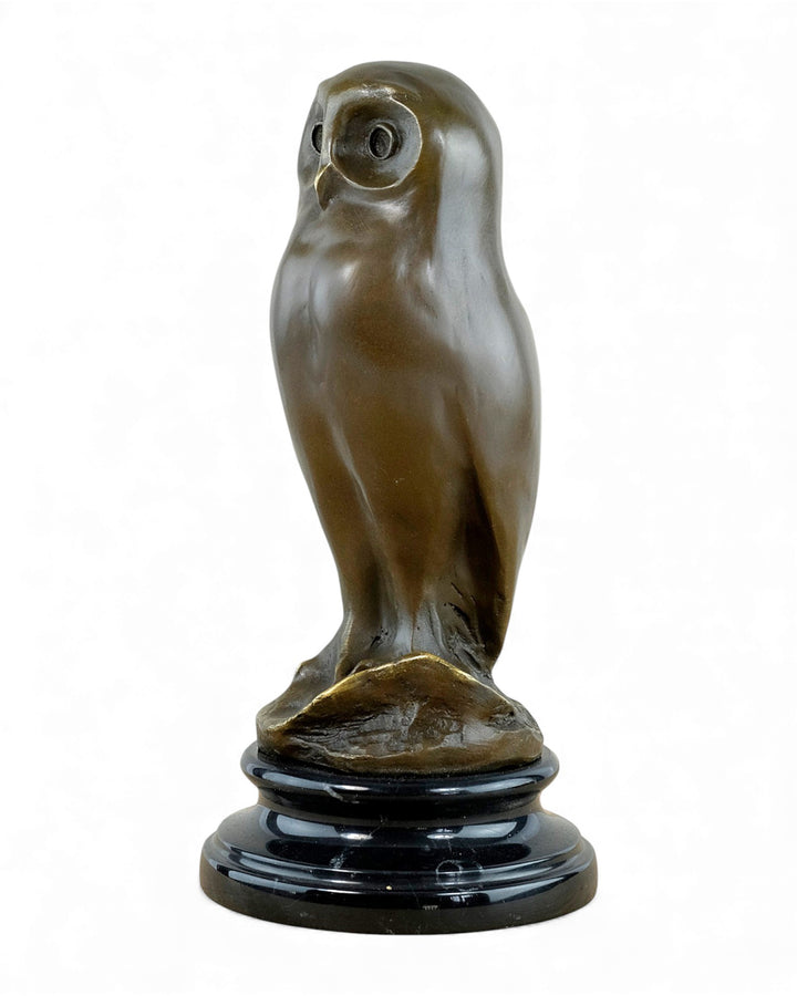 Bronzen beeld van een jonge uil