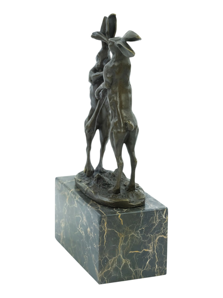 Bronzen sculptuur van twee bokshazen