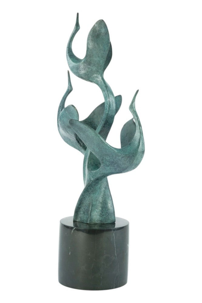 Modern bronzen beeld van vliegende kraanvogels