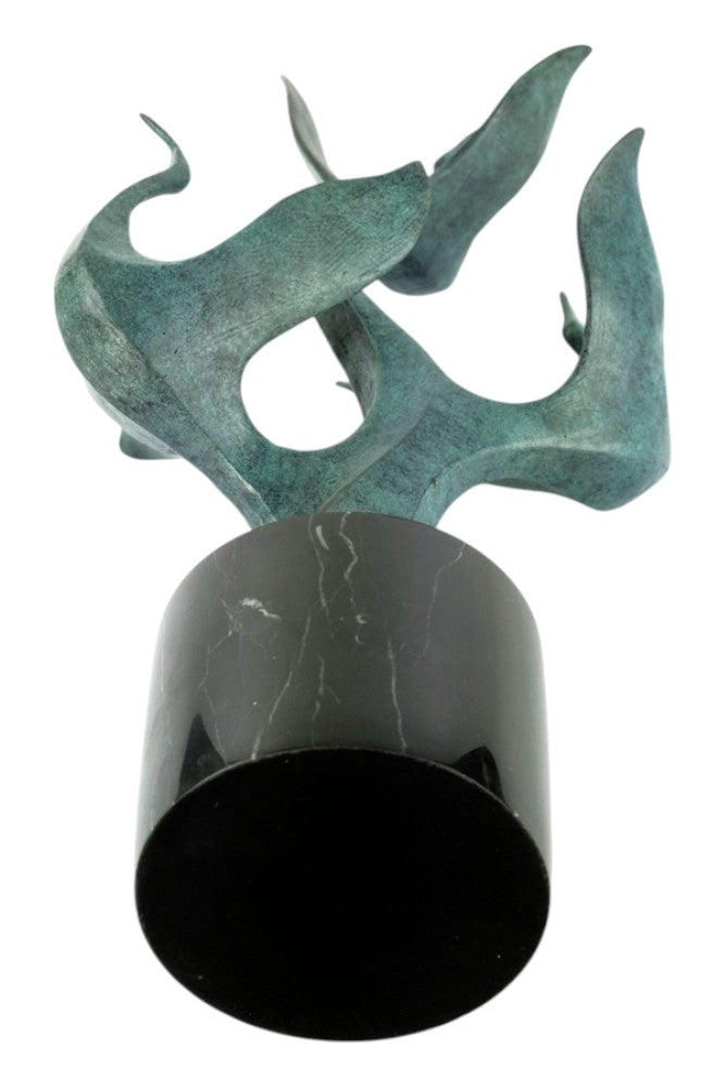 Modern bronzen beeld van vliegende kraanvogels
