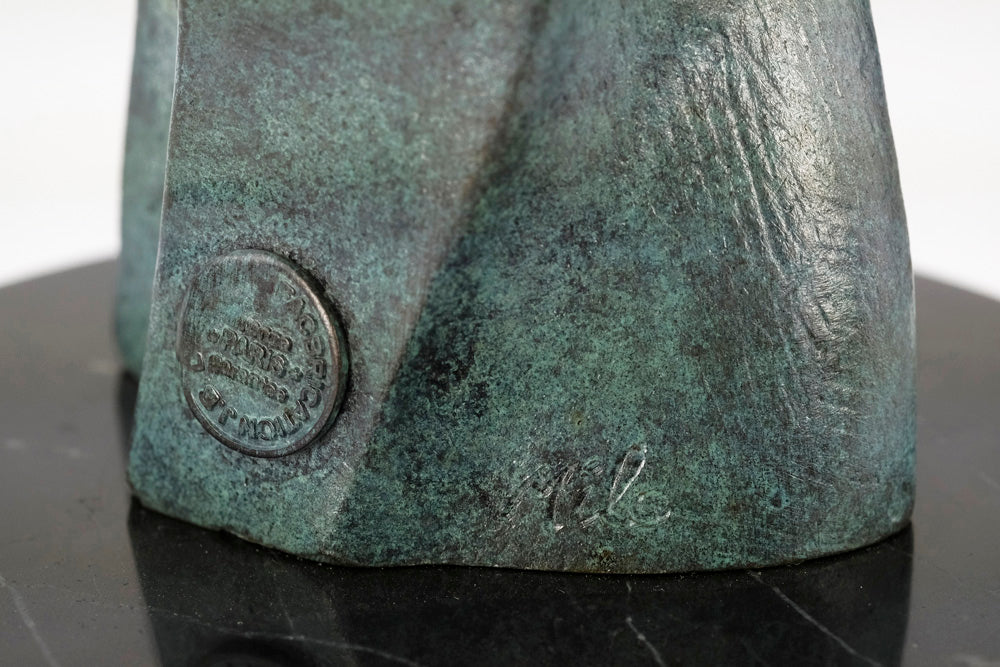Modern bronzen beeld van vliegende kraanvogels